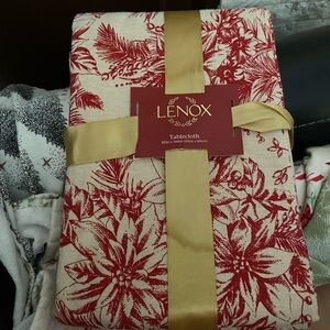 Lenox Red and Cream Floral Tablecloth Christmas holiday 60” x 144”